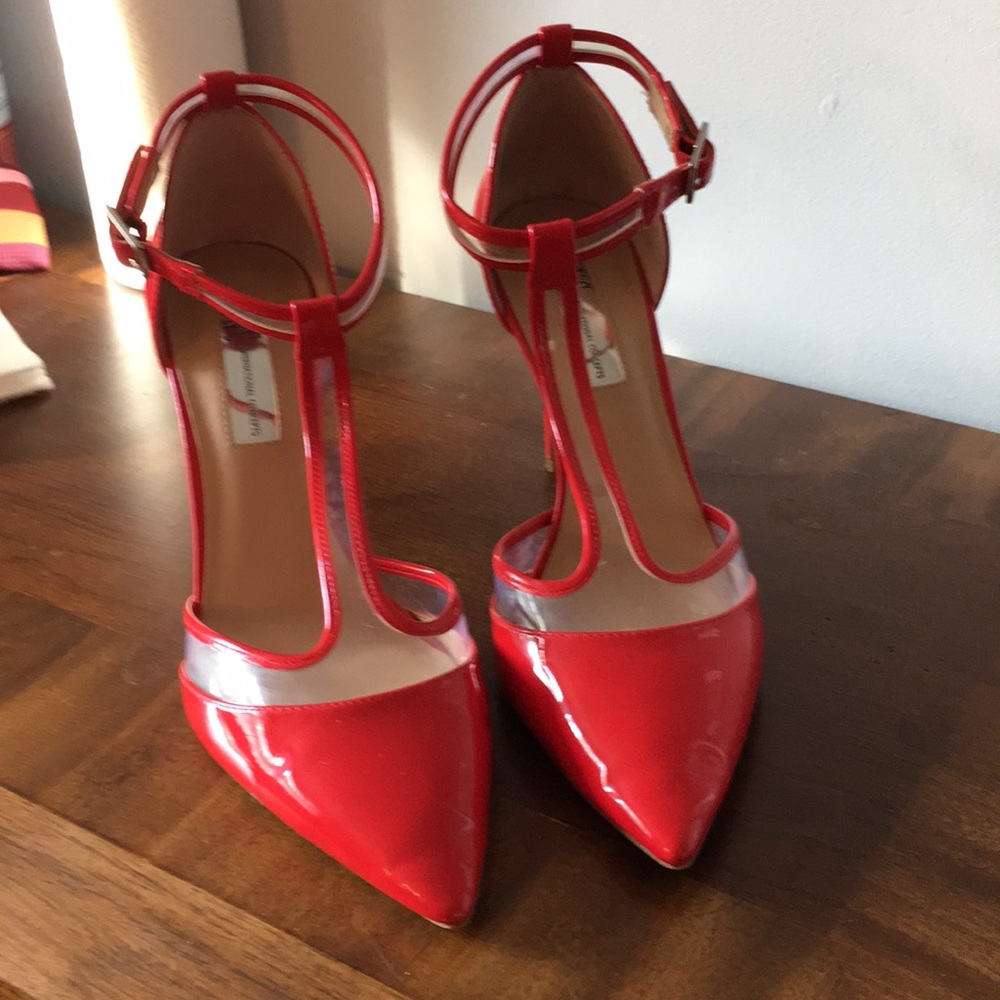 Gorgeous red heels 4”